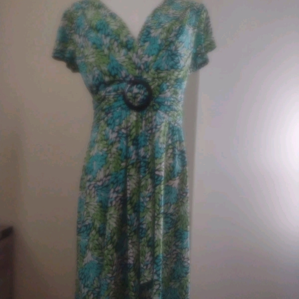 Size 10 Floral V-Neck Dress Green & Blue Floral Cup Sleeves Stretch Pullover